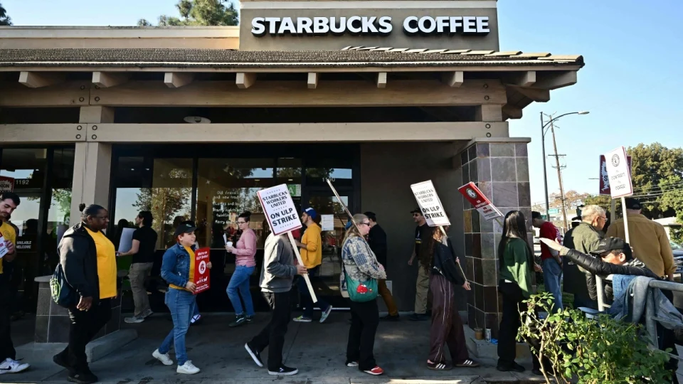 สหภาพแรงงานขยายการประท้วงร้านสตาร์บัคส์ใน 4 เมืองของสหรัฐฯ